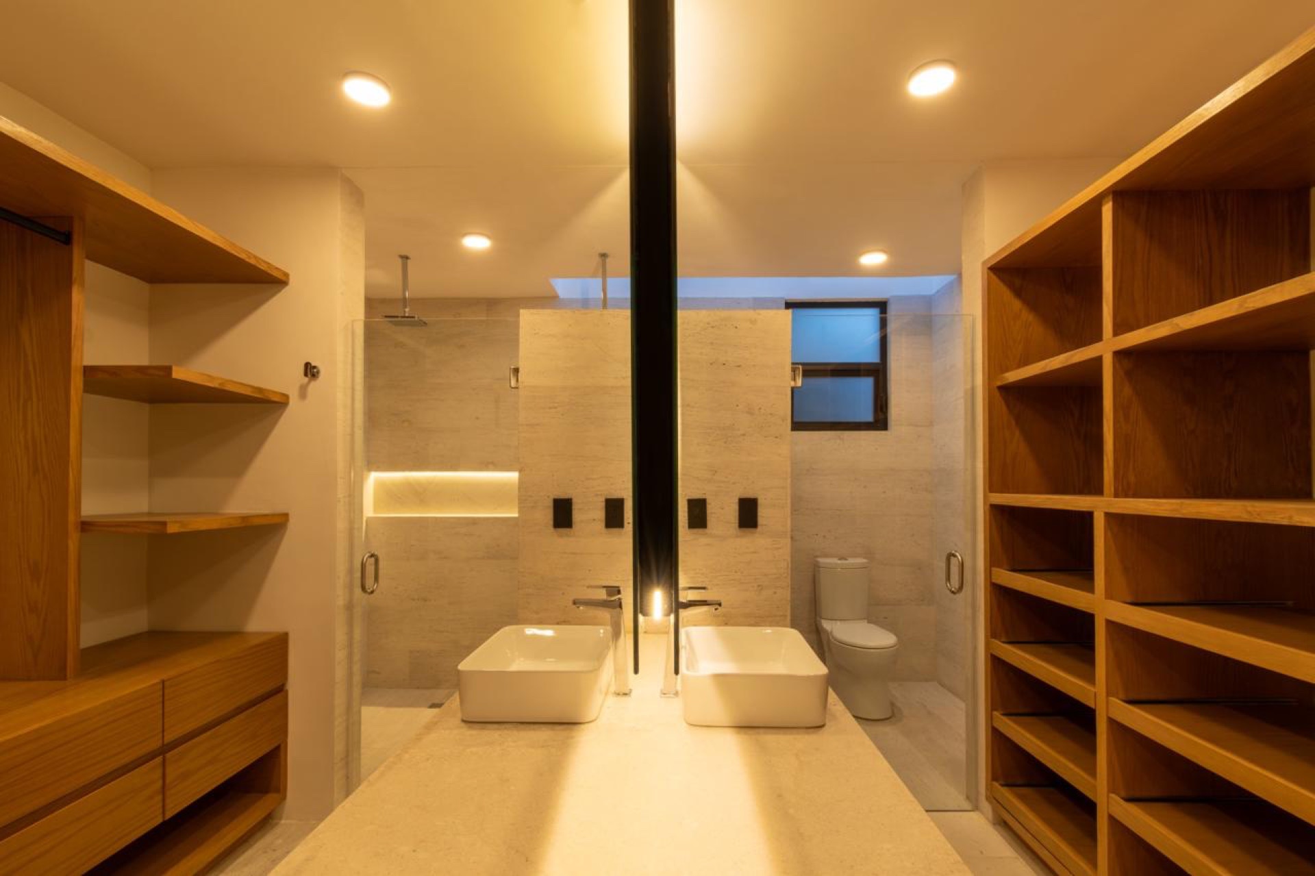 Baño y vestidor principal